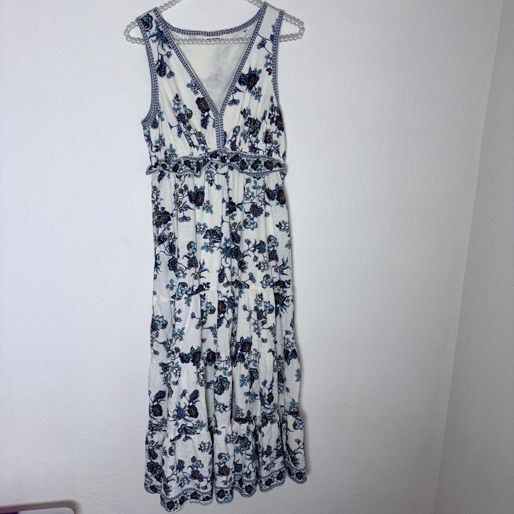 Max Studio Floral Maxi Dress S White Blue Tiered Boho Sleeveless V-Neck